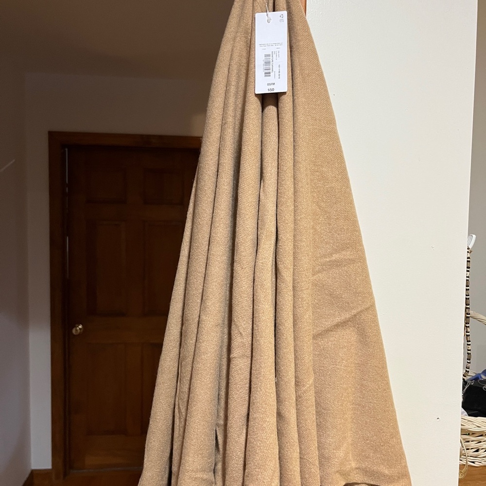 Liz Claiborne Tan Shawl